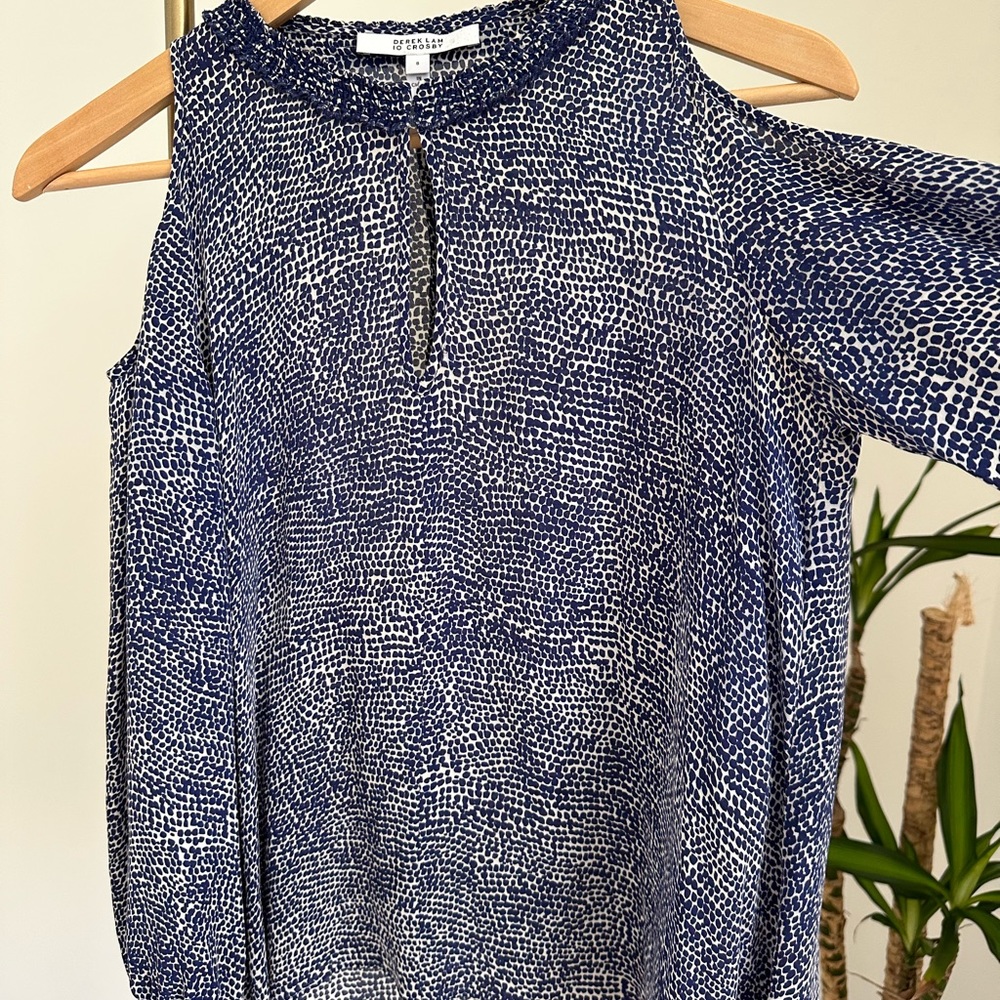 Derek Lam 10 Crosby / silk blouse, shoulder peepholes / navy and white / size 8